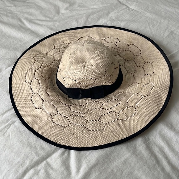 Banana Republic Accessories - Banana Republic Raffia Straw Sun Hat